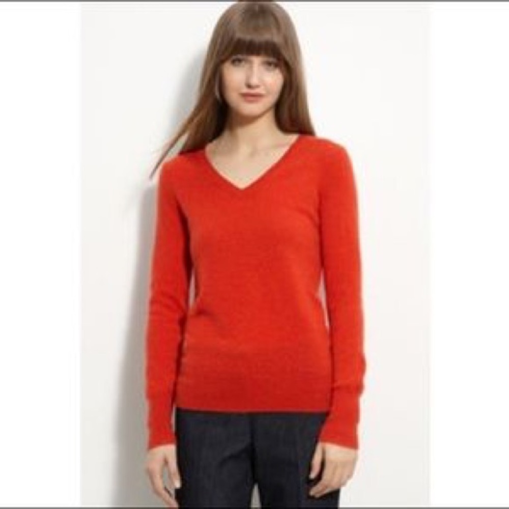 Red v neck cashmere sweater